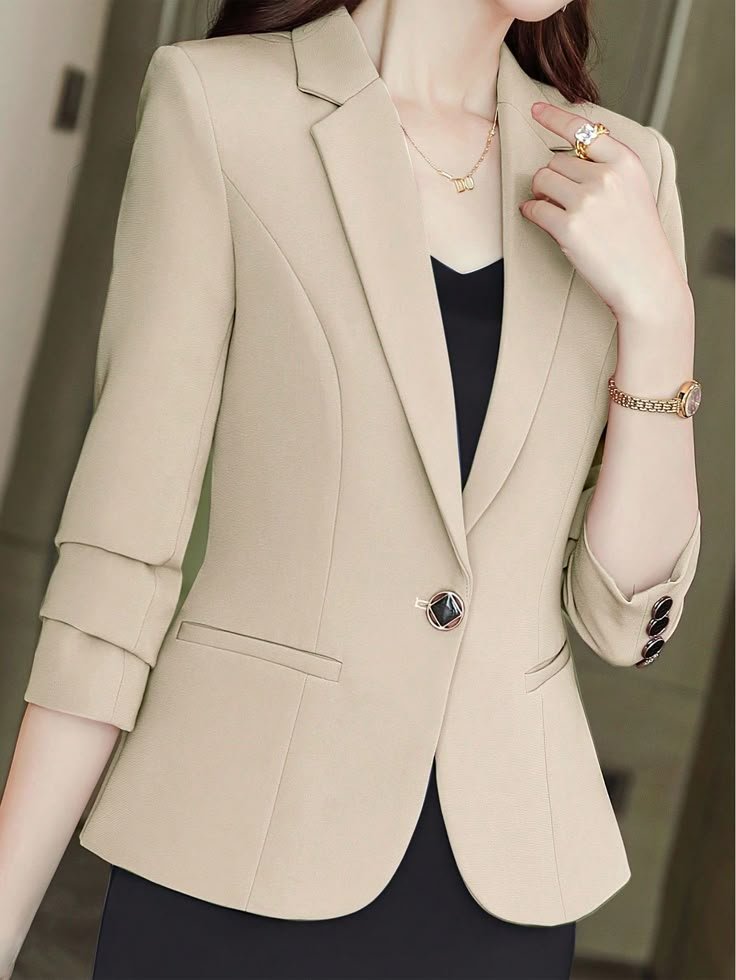 Single breasted notch lapels Ladies